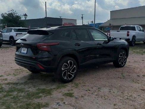 New 2026 Chevrolet Trax RS w/ Sunroof Package FWD image 8