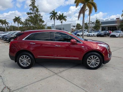 Used 2019 Cadillac XT5 Luxury image 3