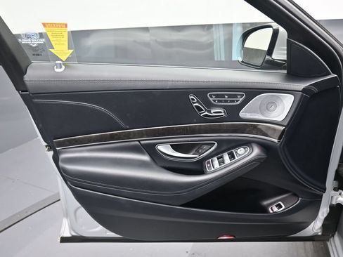 Used 2016 Mercedes-Benz S 550 4MATIC Sedan image 9