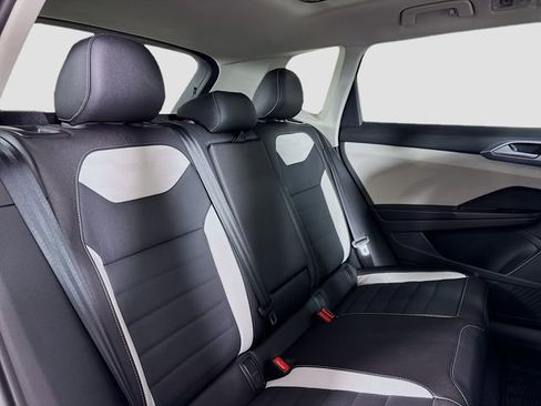 New 2026 Volkswagen Taos SEL AWD/4WD image 28