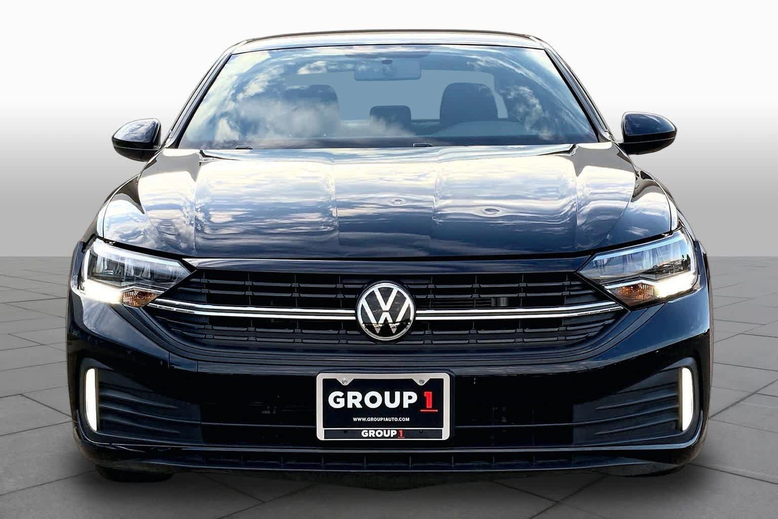 Used 2022 Volkswagen Jetta Sport FWD image 4