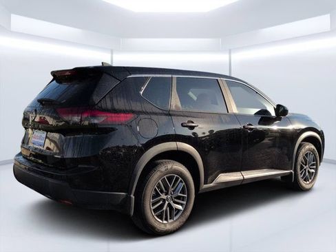 Used 2025 Nissan Rogue S FWD image 3