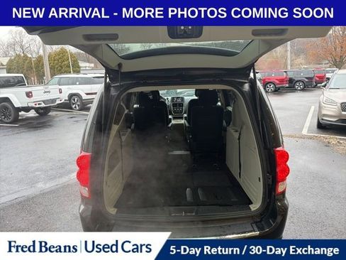 Used 2016 Dodge Grand Caravan SXT w/ UConnect Hands-Free Group image 8