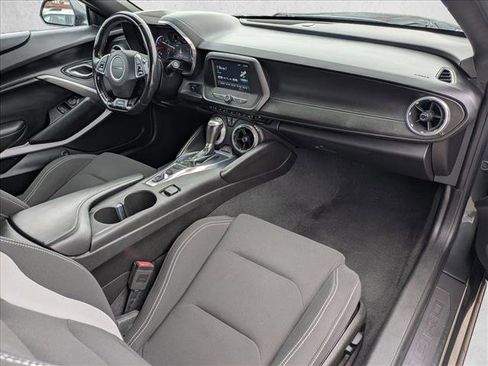 Used 2017 Chevrolet Camaro LT RWD image 18