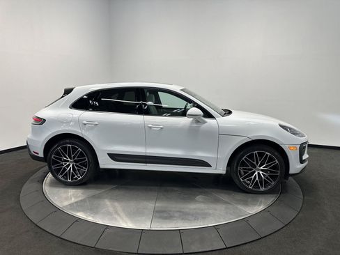 Certified 2023 Porsche Macan AWD/4WD image 8