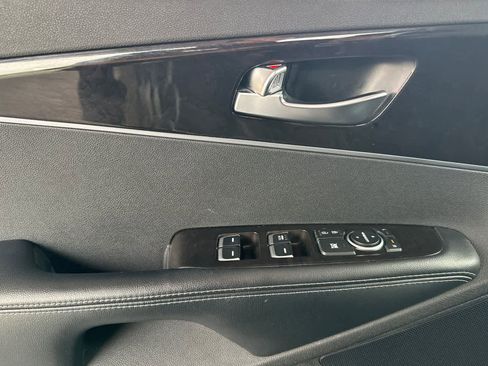 Used 2017 Kia Sorento EX FWD image 12