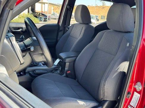 Used 2019 Toyota Tacoma TRD Sport w/ Technology Package RWD image 29