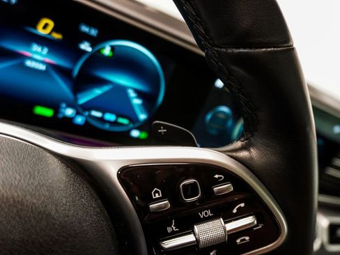 Used 2022 Mercedes-Benz GLS 450 4MATIC w/ Warmth & Comfort Package image 17