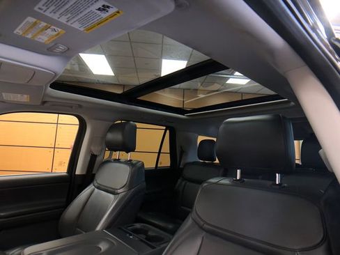 Used 2025 Ford Expedition Active AWD/4WD image 19