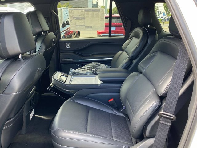 New 2027 Lincoln Navigator Reserve w/ Jet Appearance Package AWD/4WD image 7