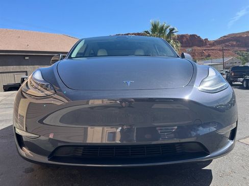 Used 2023 Tesla Model Y Long Range AWD/4WD image 25