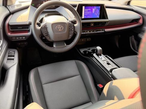 Used 2024 Toyota Prius Prime FWD image 13