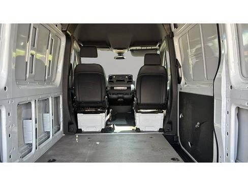 Used 2025 Mercedes-Benz Sprinter 2500 image 35