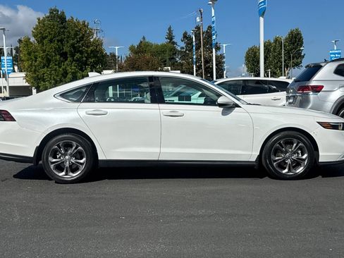Used 2023 Honda Accord EX image 8