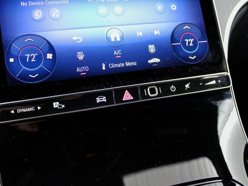 Used 2025 Mercedes-Benz GLC 300 4MATIC image 13