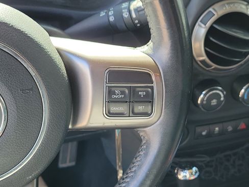 Used 2018 Jeep Wrangler Unlimited Sahara image 21