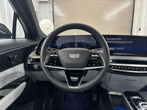 New 2025 Cadillac Lyriq Luxury image 34