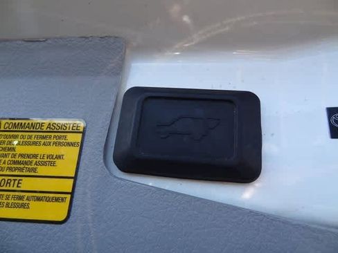 Used 2013 Toyota Highlander SE image 22