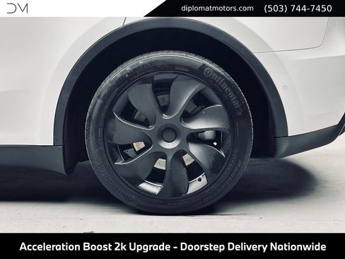 Used 2021 Tesla Model Y Long Range AWD/4WD image 39