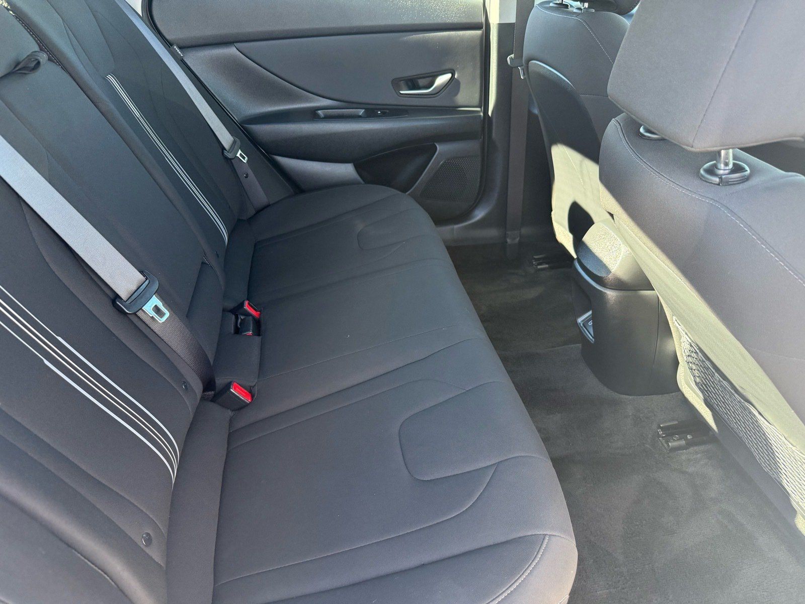 Used 2025 Hyundai Elantra SEL FWD image 29