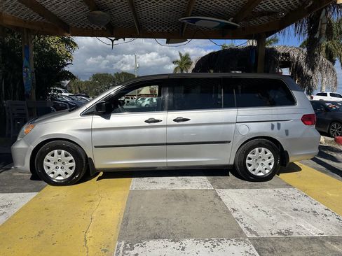 Used 2010 Honda Odyssey LX image 7
