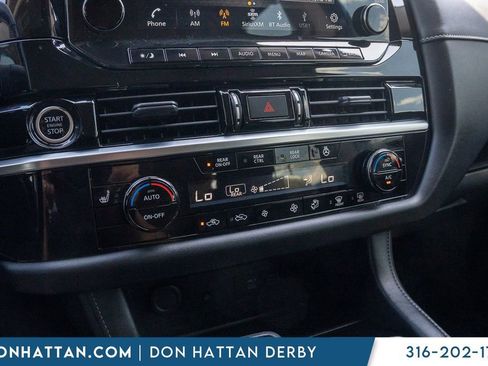 Used 2023 Nissan Pathfinder SL AWD/4WD image 7
