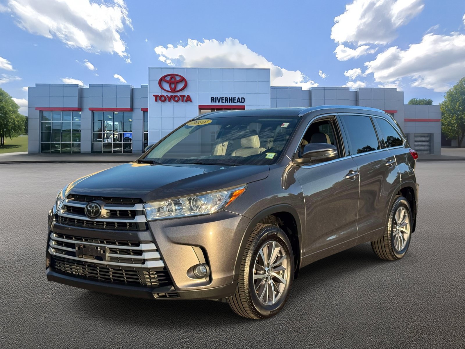 Used 2018 Toyota Highlander XLE AWD/4WD image 1