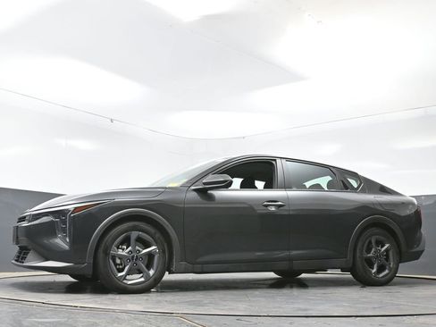 Used 2025 Kia K4 FWD image 27