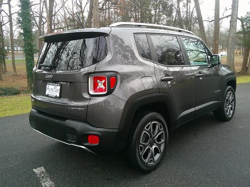 Used 2016 Jeep Renegade Limited w/ Safety & Security Group image 5