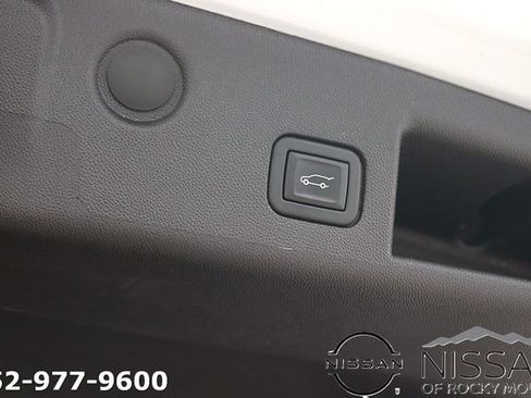 Used 2024 Chevrolet Equinox LT AWD/4WD image 16