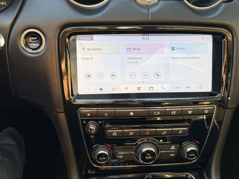 Used 2016 Jaguar XJ R-Sport image 19