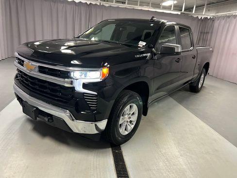 Used 2025 Chevrolet Silverado 1500 LT w/ Work Truck Package AWD/4WD image 3