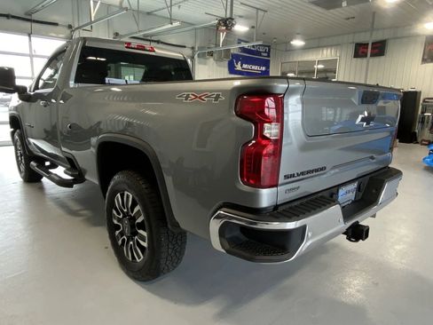 Used 2025 Chevrolet Silverado 2500 LT AWD/4WD image 5