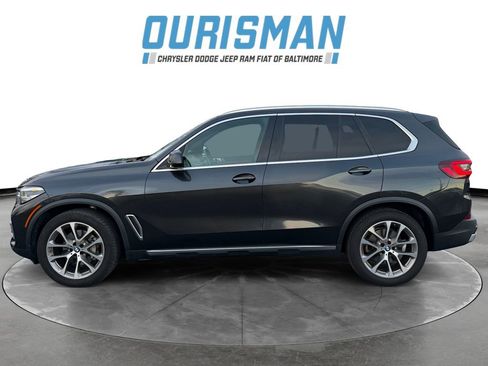 Used 2022 BMW X5 xDrive40i w/ Premium Package image 3