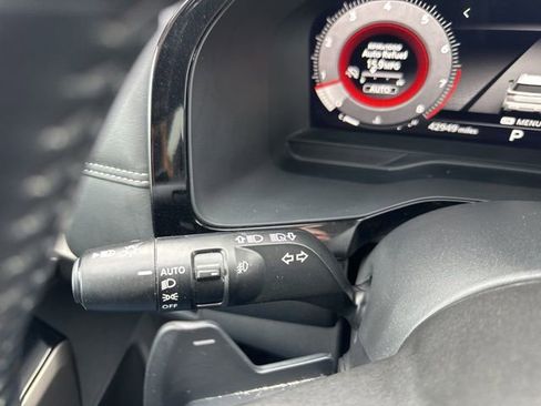 Used 2023 Nissan Pathfinder Platinum image 22