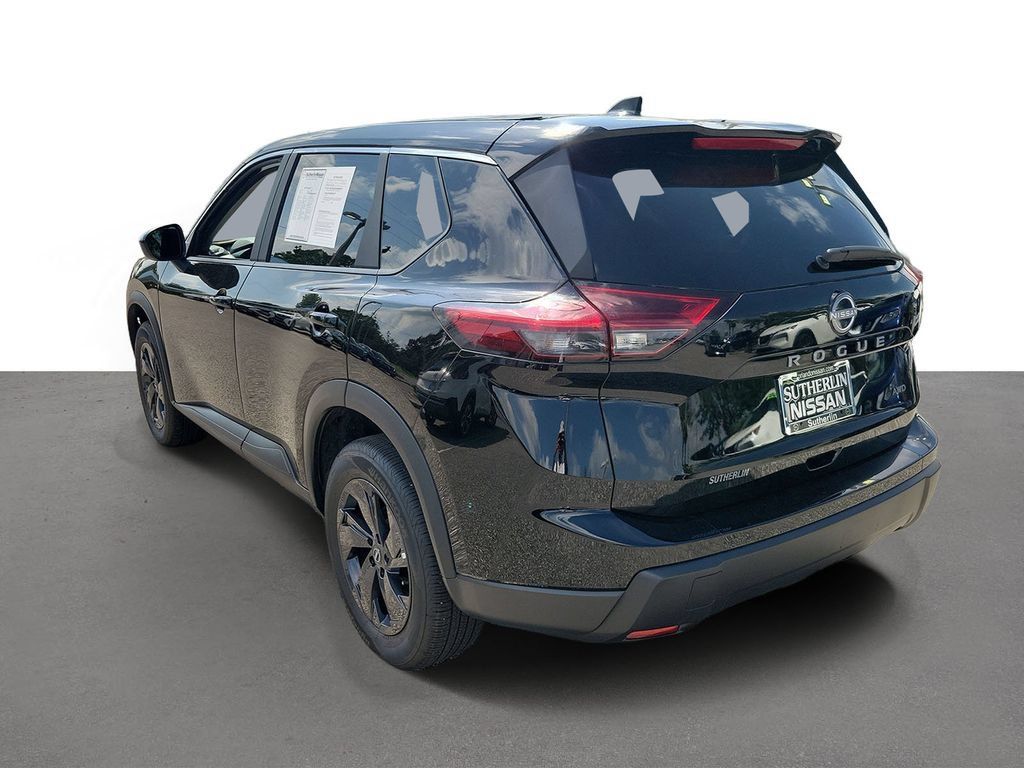 Certified 2026 Nissan Rogue SV AWD/4WD image 4