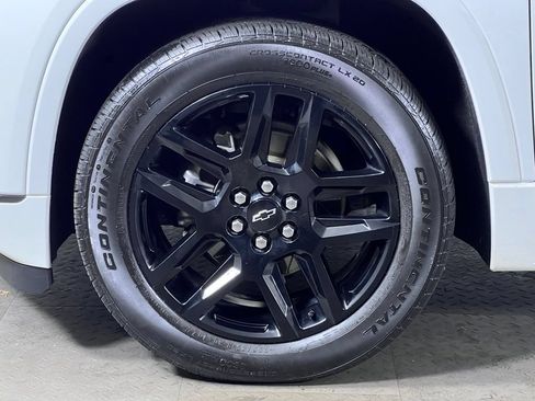 Used 2020 Chevrolet Traverse Premier w/ LPO, Blackout Package AWD/4WD image 11