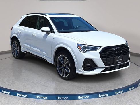 Certified 2025 Audi Q3 2.0T Premium w/ Convenience Package AWD/4WD image 3