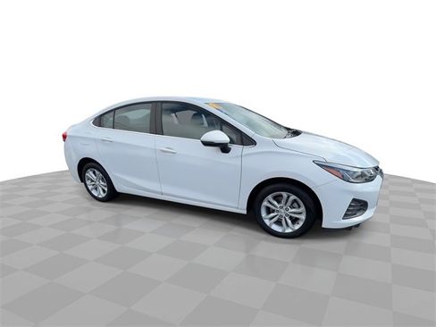 Certified 2019 Chevrolet Cruze LT w/ LT True North Edition image 2