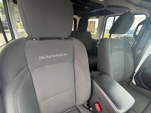 Used 2021 Jeep Wrangler Unlimited Sahara AWD/4WD image 36