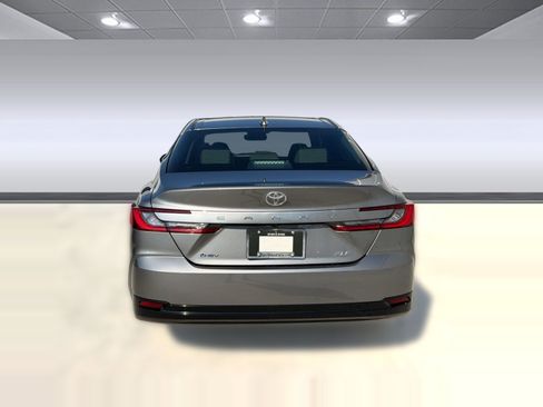 Used 2026 Toyota Camry XLE FWD image 10