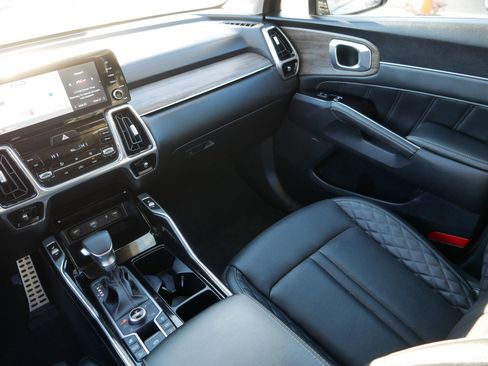 Certified 2022 Kia Sorento SX Prestige image 11