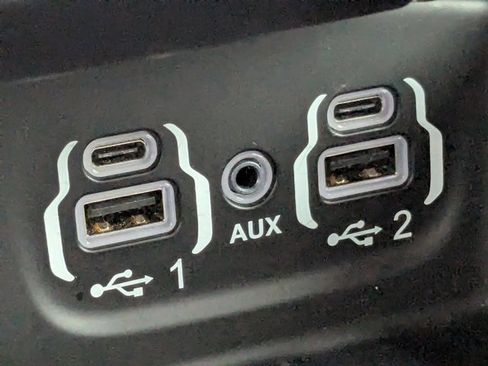 Used 2023 RAM 2500 Limited image 23