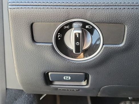 Used 2014 Mercedes-Benz SL 550 image 30