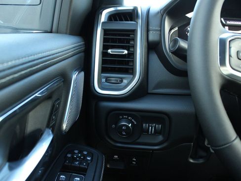 New 2027 RAM 1500 Laramie AWD/4WD image 32