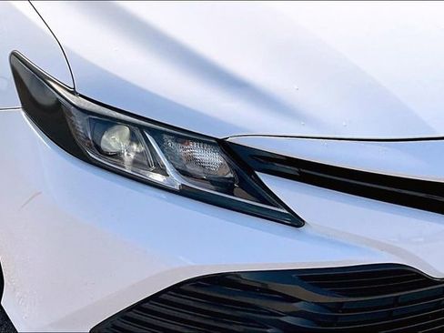 Used 2019 Toyota Camry LE image 29