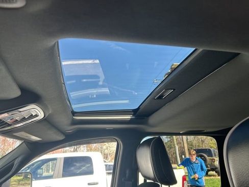 Used 2024 RAM 2500 Laramie w/ Sport Appearance Package image 12