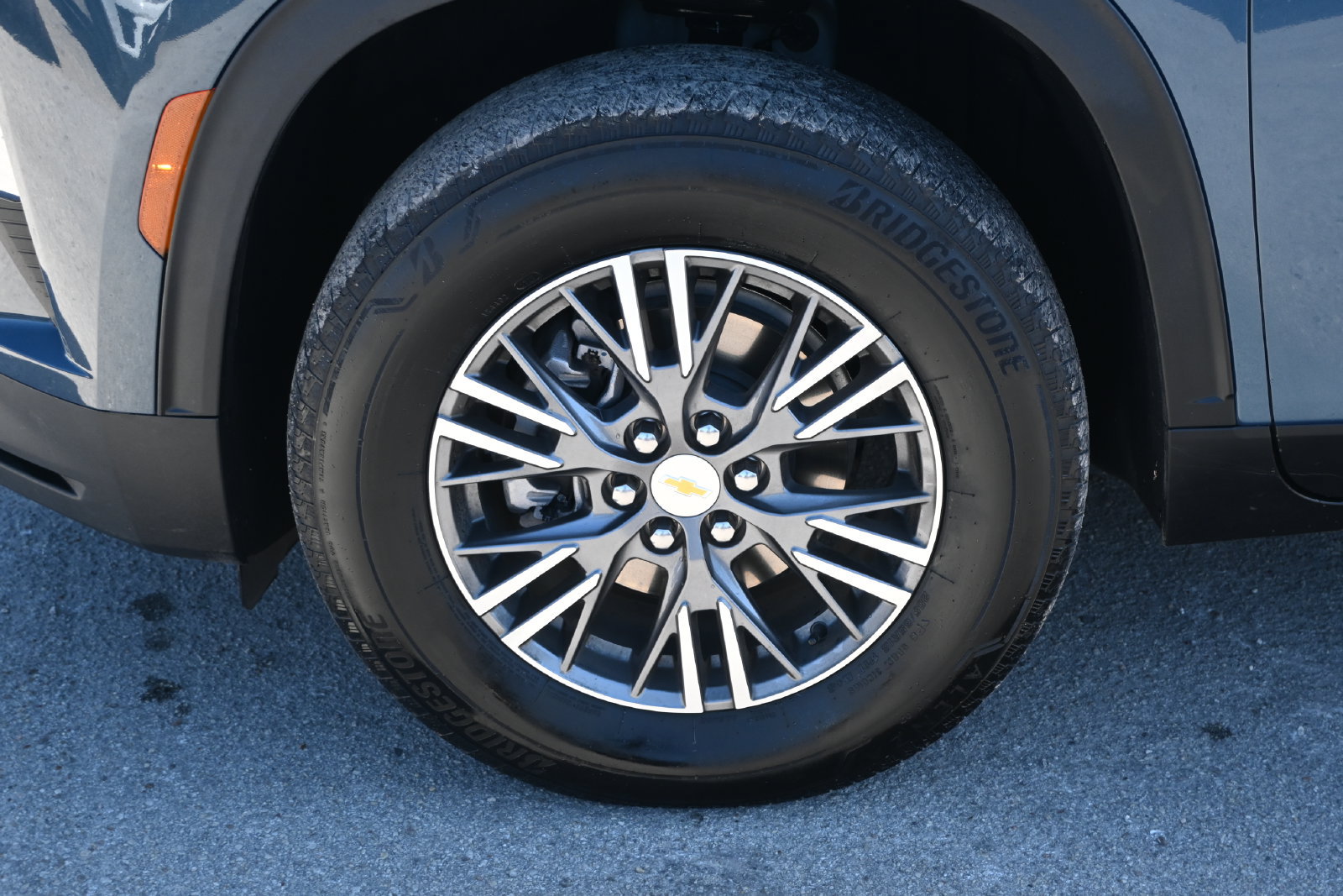 Used 2026 Chevrolet Traverse LT FWD image 7