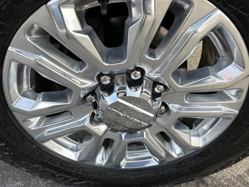 Used 2023 GMC Sierra 2500 Denali w/ Denali Ultimate Package image 9