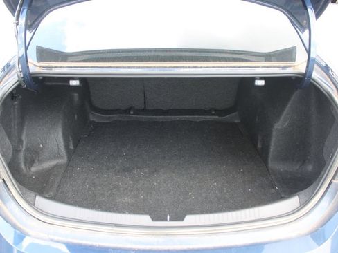 Used 2022 Chevrolet Malibu LT FWD image 13